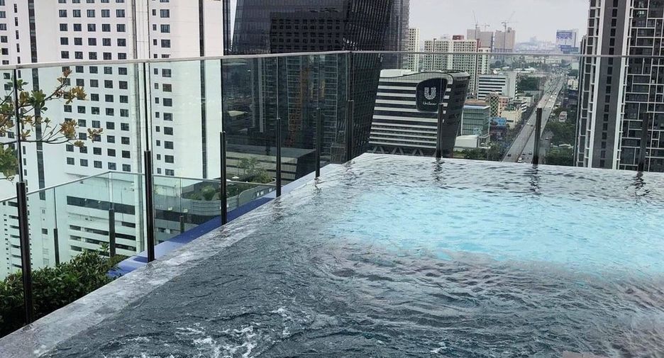 Condo en alquiler de 1 habitaciones en Huai Khwang, Bangkok