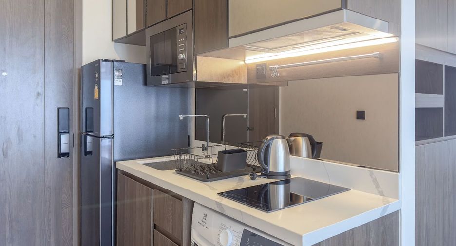 For rent 2 ベッドルーム condo in Watthana, Bangkok