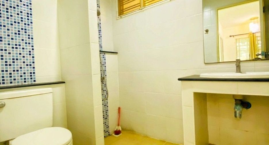 Casa en venta de 4 habitaciones en Mueang Samut Sakhon, Samut Sakhon