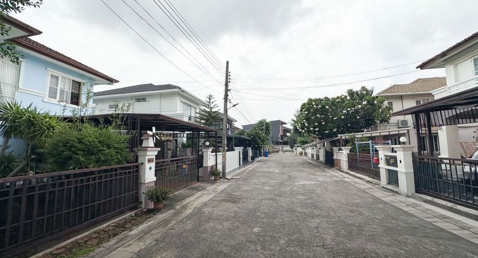 For sale 3 bedrooms house in Saphan Sung, Bangkok