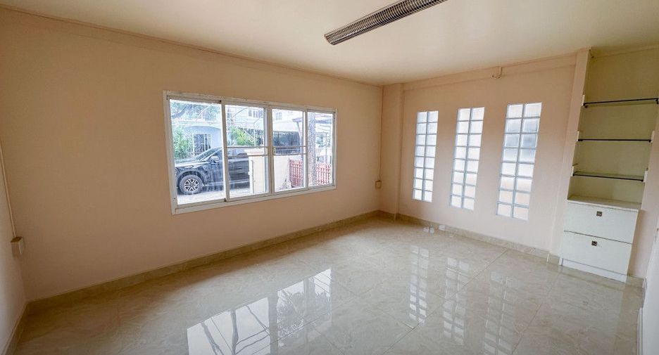 For sale 3 bedrooms house in Saphan Sung, Bangkok