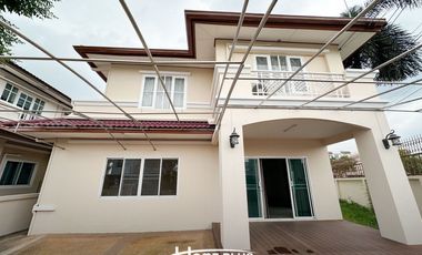 For sale 3 bedrooms house in Saphan Sung, Bangkok