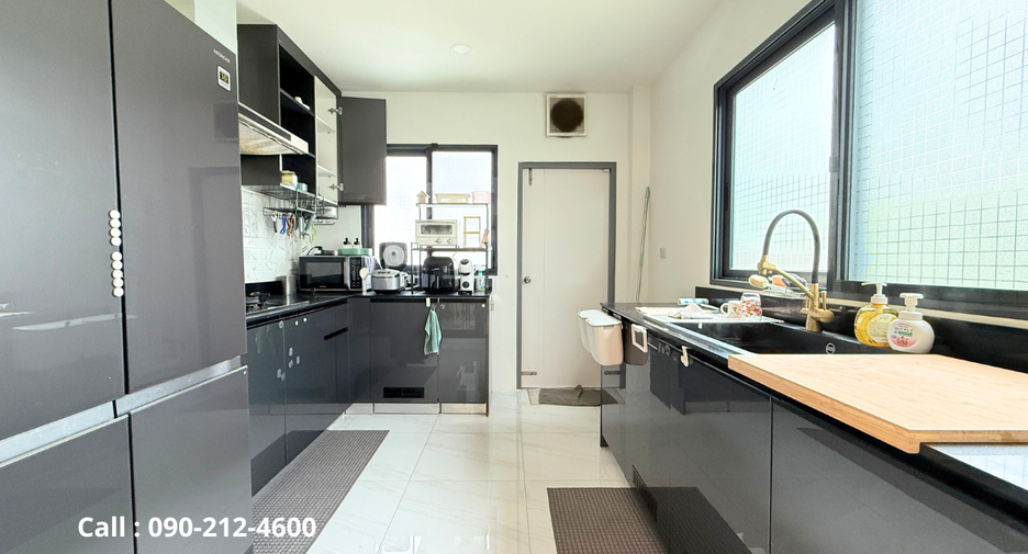 Haus zur Miete mit 4 Zimmer in Prawet, Bangkok