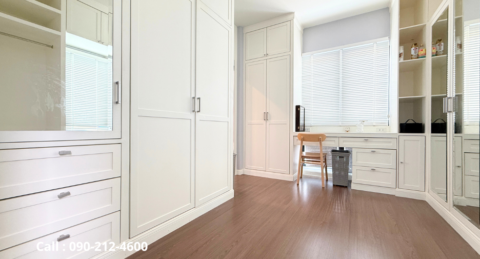 Haus zur Miete mit 4 Zimmer in Prawet, Bangkok