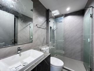 Condo en venta de 2 habitaciones en Khlong Toei, Bangkok