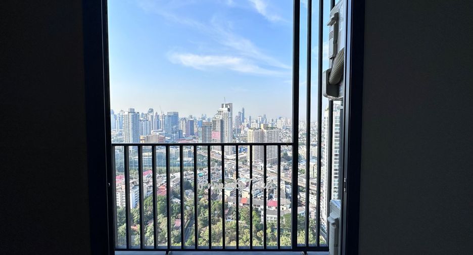 ขาย 2 ห้องนอน คอนโด ใน คลองเตย, กรุงเทพฯ