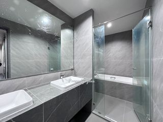 Продажа 2 спальни кондо в Кхлонг Тоеи, Бангкок