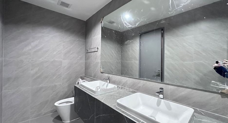 À vendre 2 chambres condo à Khlong Toei, Bangkok