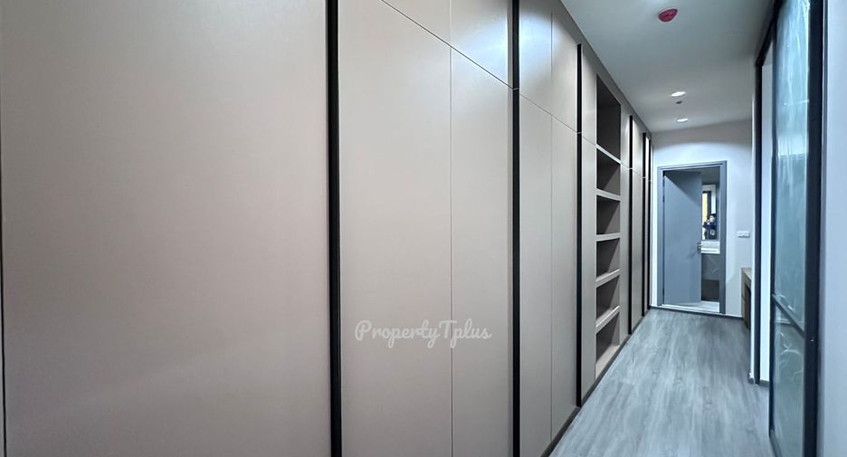 À vendre 2 chambres condo à Khlong Toei, Bangkok