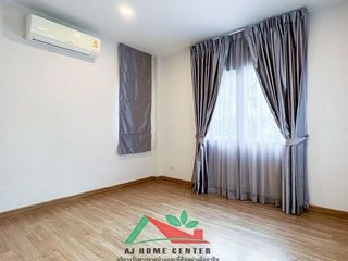 À vendre 4 chambres maison à Phra Samut Chedi, Samut Prakan