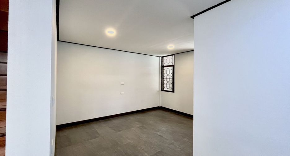 Casa adosada en venta de 3 habitaciones en Mueang Nonthaburi, Nonthaburi