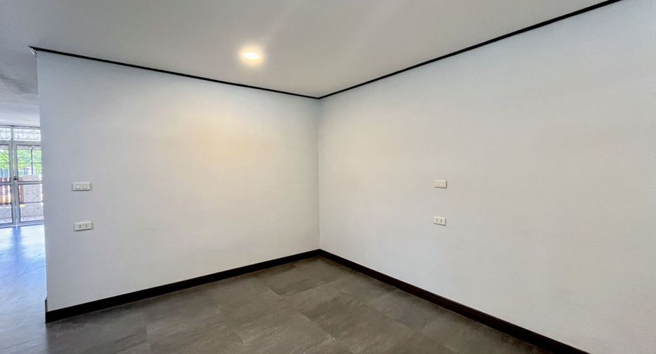 Casa adosada en venta de 3 habitaciones en Mueang Nonthaburi, Nonthaburi