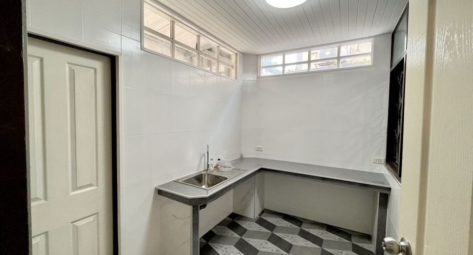Casa adosada en venta de 3 habitaciones en Mueang Nonthaburi, Nonthaburi