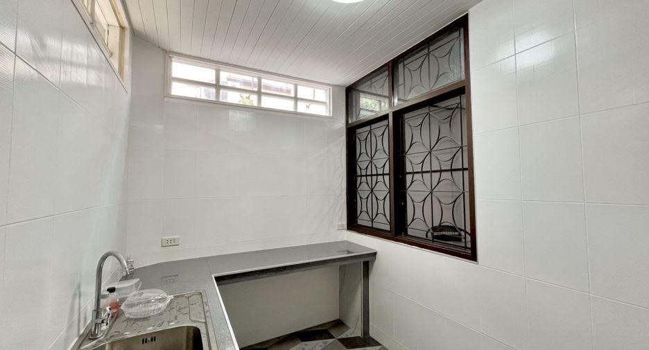 Casa adosada en venta de 3 habitaciones en Mueang Nonthaburi, Nonthaburi