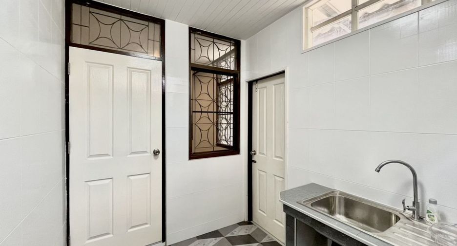 Casa adosada en venta de 3 habitaciones en Mueang Nonthaburi, Nonthaburi