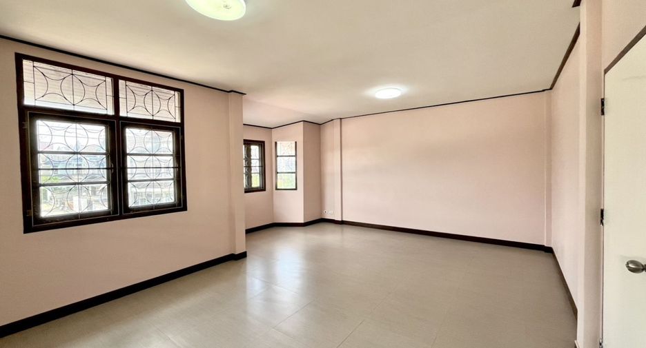 Casa adosada en venta de 3 habitaciones en Mueang Nonthaburi, Nonthaburi