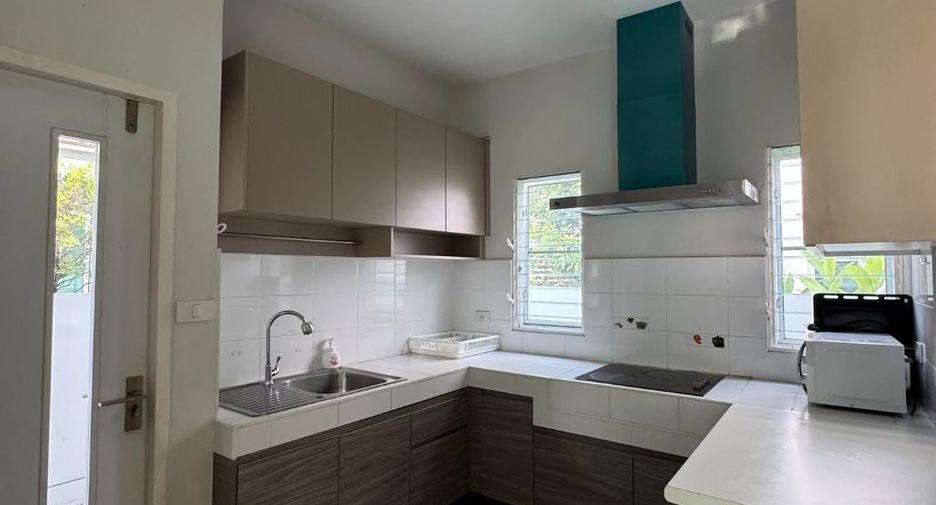 For rent 3 bedrooms house in Bang Phli, Samut Prakan