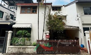 Casa adosada en venta de 4 habitaciones en Lam Luk Ka, Pathum Thani