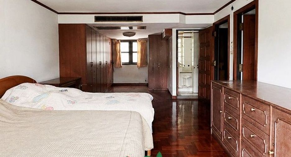 Casa adosada en venta de 4 habitaciones en Lam Luk Ka, Pathum Thani