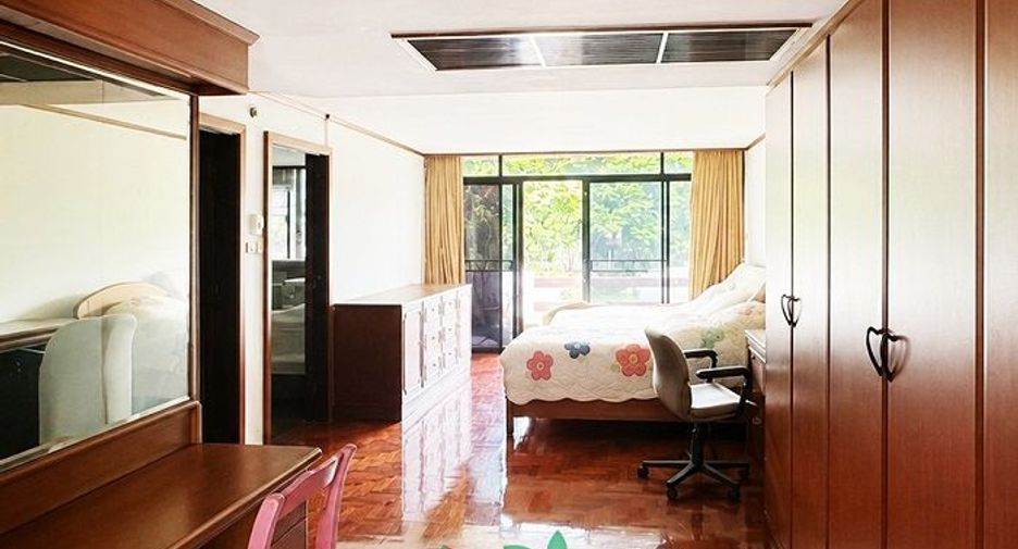 Casa adosada en venta de 4 habitaciones en Lam Luk Ka, Pathum Thani