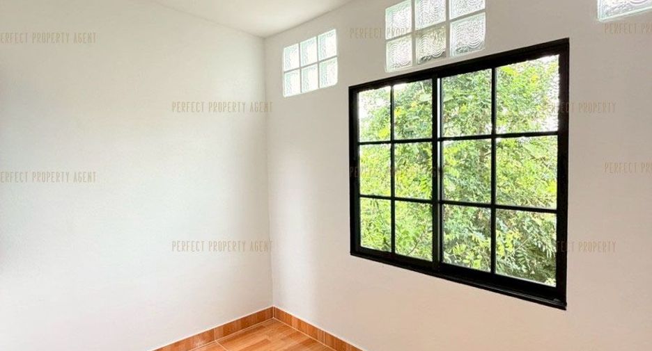For sale 4 bedrooms townhouse in Nong Chok, Bangkok