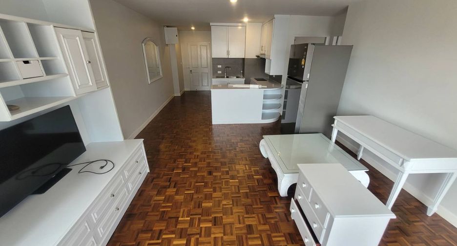 For rent 2 bedrooms condo in Khlong Toei, Bangkok