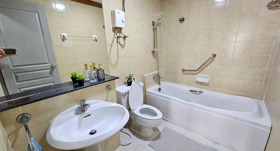 For rent 1 bed condo in Khlong Toei, Bangkok