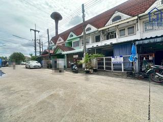 出售 2 卧室 联排别墅 在 Mueang Pathum Thani, Pathum Thani