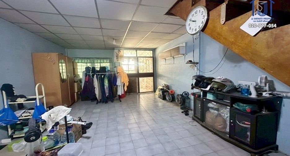 出售 2 卧室 联排别墅 在 Mueang Pathum Thani, Pathum Thani