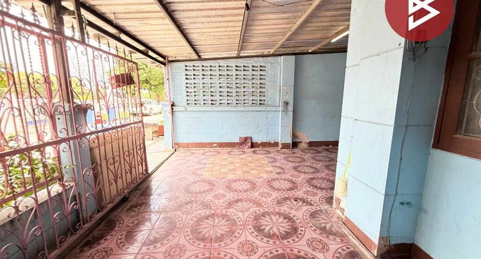 出售 2 卧室 联排别墅 在 Si Racha, Chon Buri
