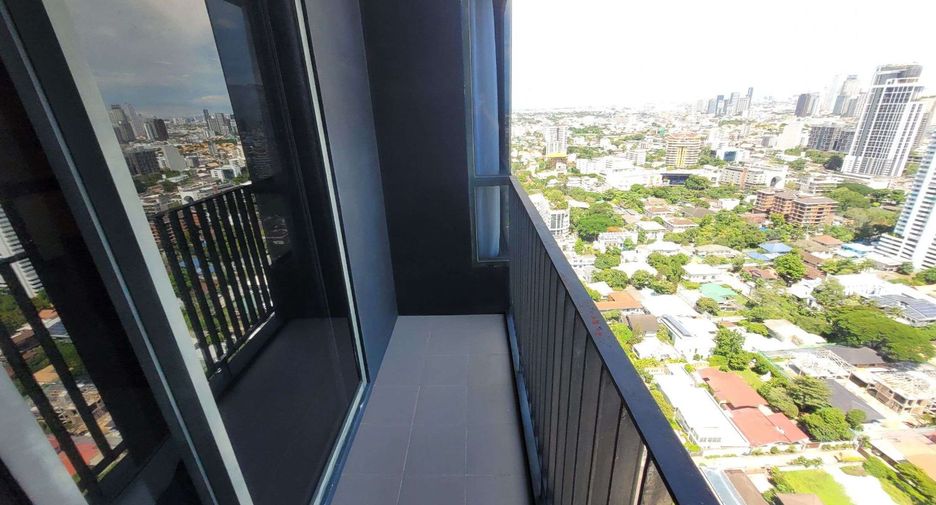 For rent そして for sale 2 ベッドルーム condo in Watthana, Bangkok