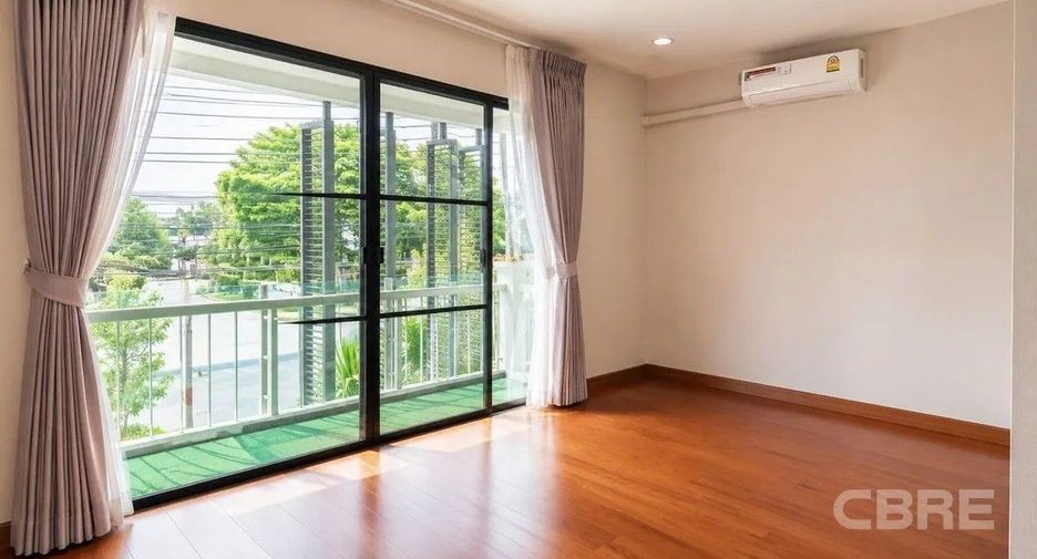 For sale 4 bedrooms house in Prawet, Bangkok