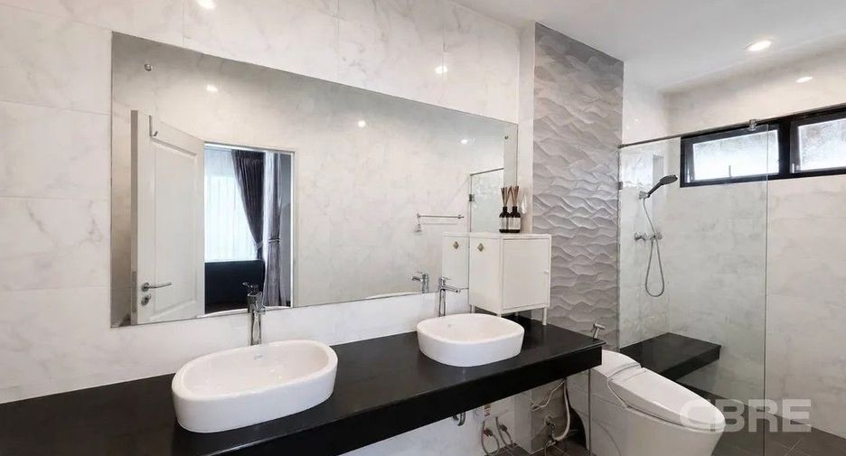 For sale 4 bedrooms house in Prawet, Bangkok