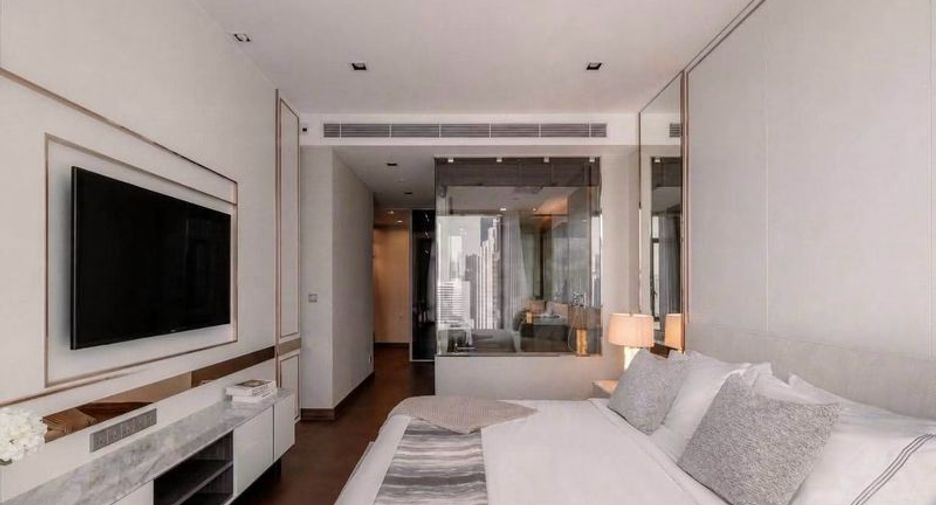 For rent 2 bedrooms condo in Khlong Toei, Bangkok