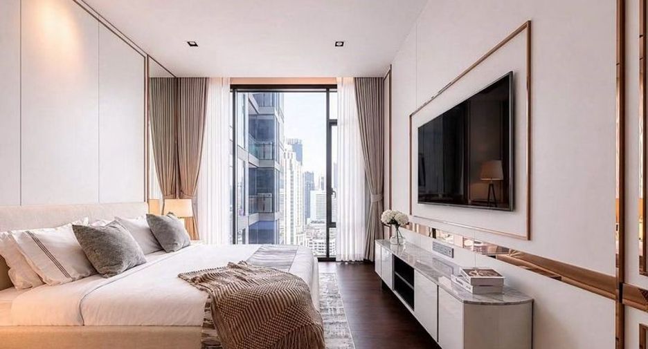 For rent 2 bedrooms condo in Khlong Toei, Bangkok