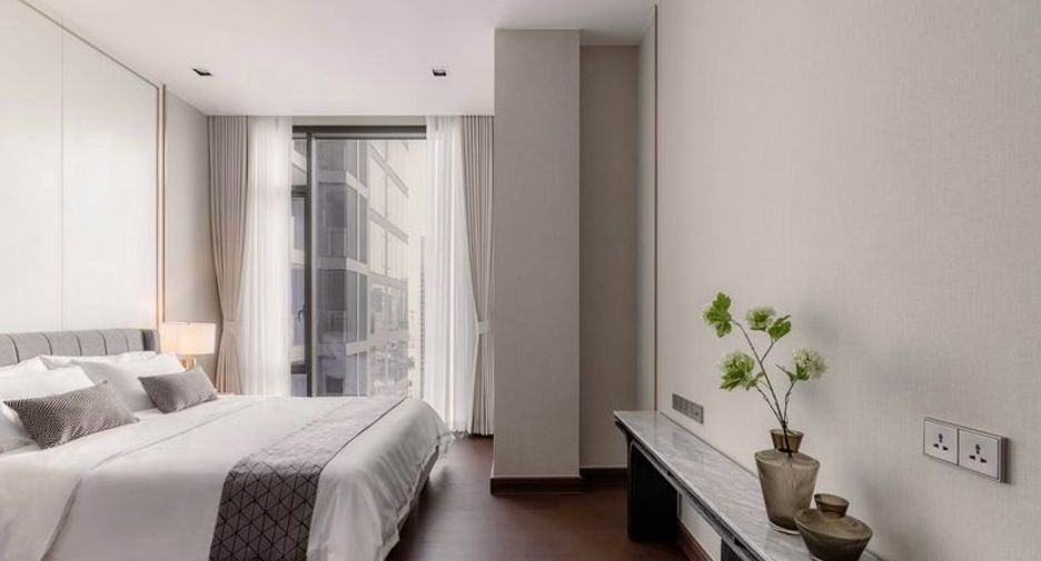 For rent 2 bedrooms condo in Khlong Toei, Bangkok