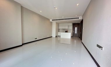 For sale 3 bedrooms condo in Khlong Toei, Bangkok