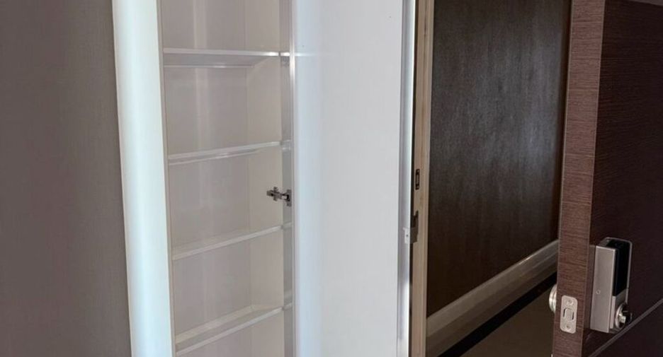 For rent 2 ベッドルーム condo in Mueang Samut Prakan, Samut Prakan