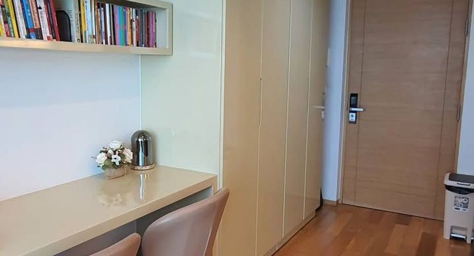 Condo en alquiler de 1 habitaciones en Yan Nawa, Bangkok