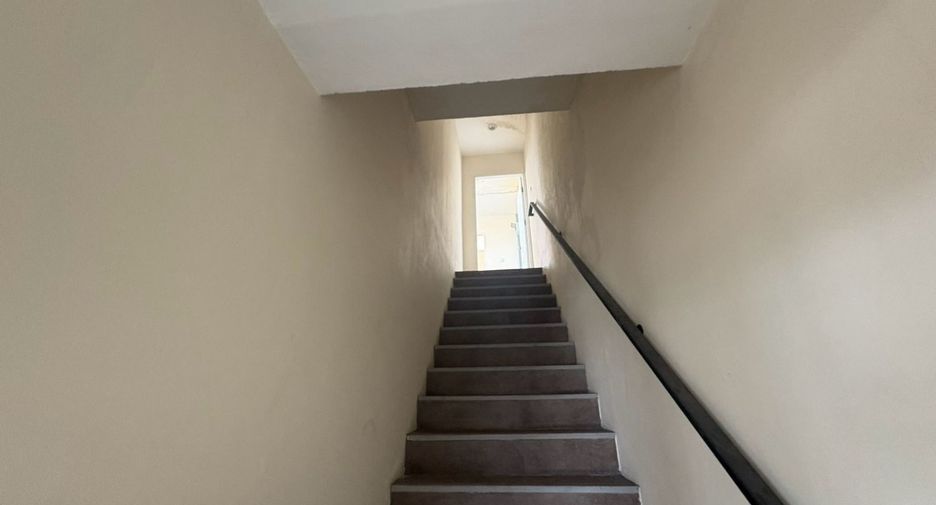 À vendre 5 chambres maison de ville à Bang Kruai, Nonthaburi