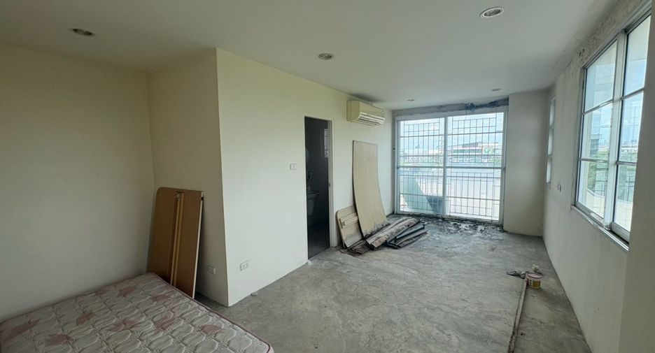 À vendre 5 chambres maison de ville à Bang Kruai, Nonthaburi