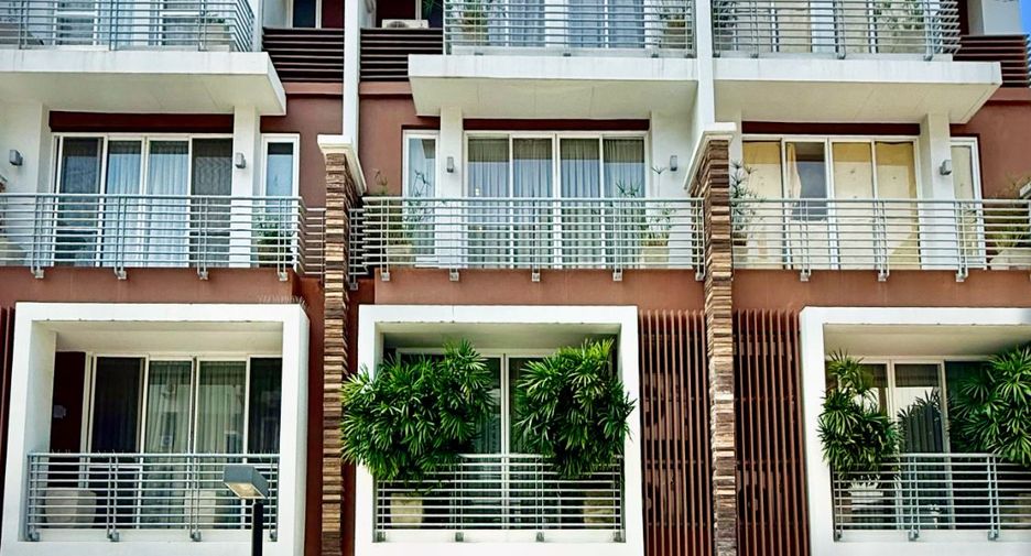 Casa adosada en venta de 3 habitaciones en Bang Kho Laem, Bangkok