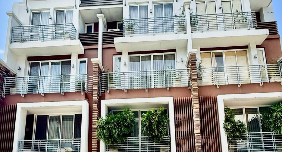 Casa adosada en venta de 3 habitaciones en Bang Kho Laem, Bangkok