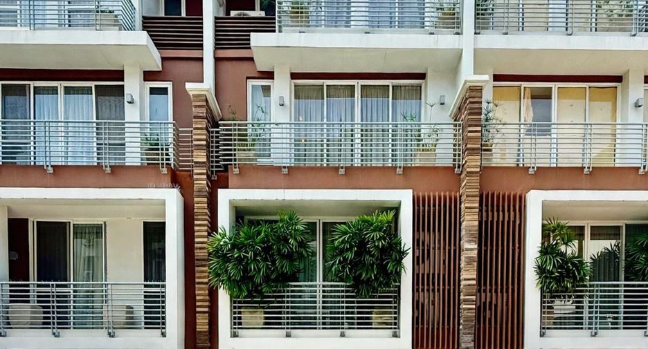 Casa adosada en venta de 3 habitaciones en Bang Kho Laem, Bangkok