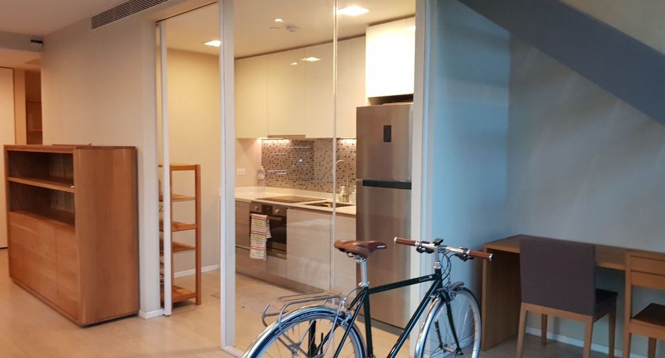 For rent そして for sale 3 ベッドルーム condo in Watthana, Bangkok