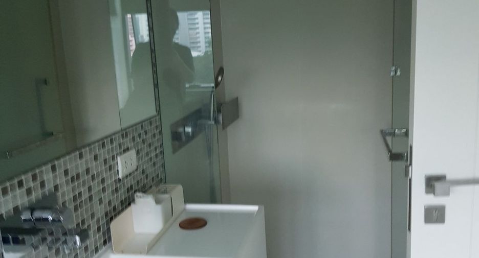 For rent そして for sale 3 ベッドルーム condo in Watthana, Bangkok