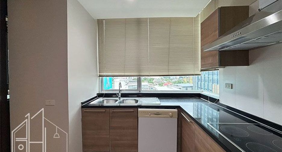 For rent 2 bedrooms condo in Watthana, Bangkok