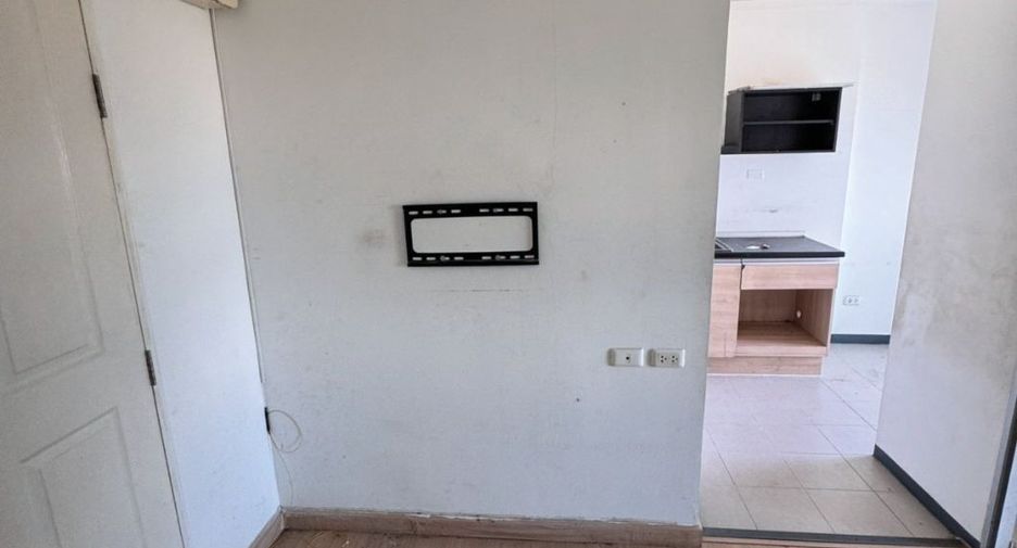 For sale studio condo in Khan Na Yao, Bangkok