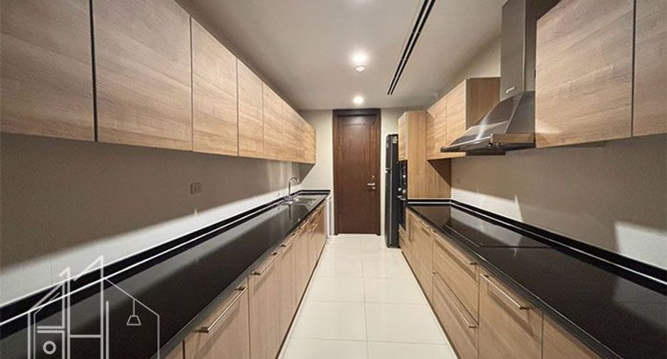 For rent 3 bedrooms condo in Watthana, Bangkok