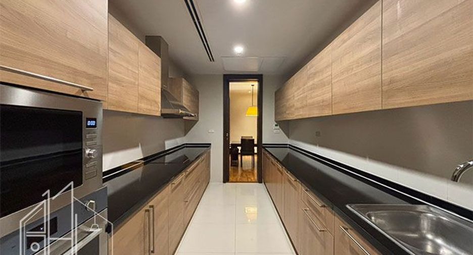 For rent 3 bedrooms condo in Watthana, Bangkok